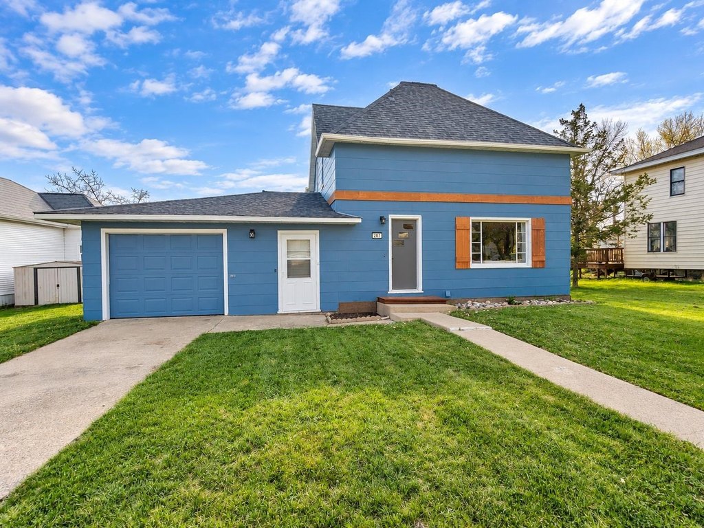 North Dakota house under 150K Kenmare