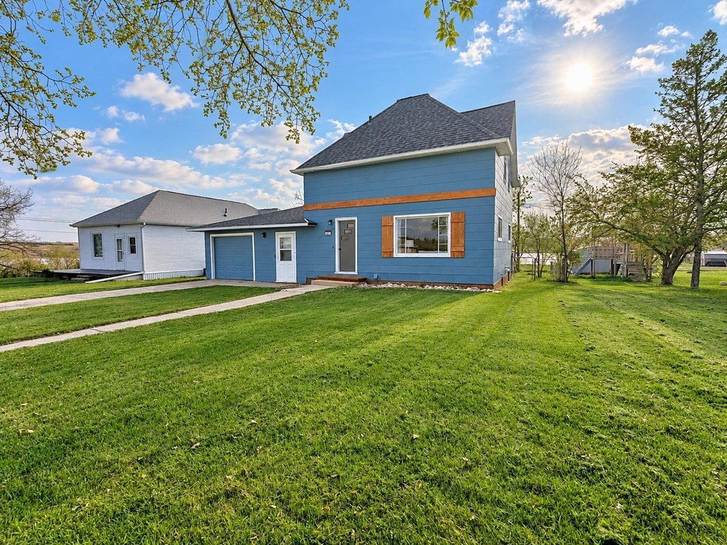 property under $150,000 in Kenmare North Dakota