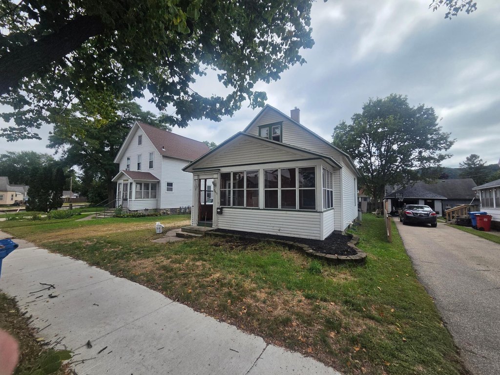 budget Winona Minnesota home under 150,000