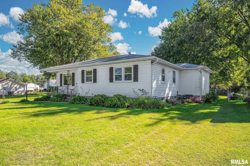 under 150K cheap property Galesburg Illinois