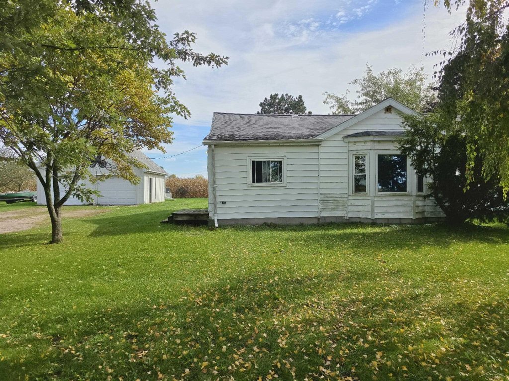 under 150000 housing Burt Michigan