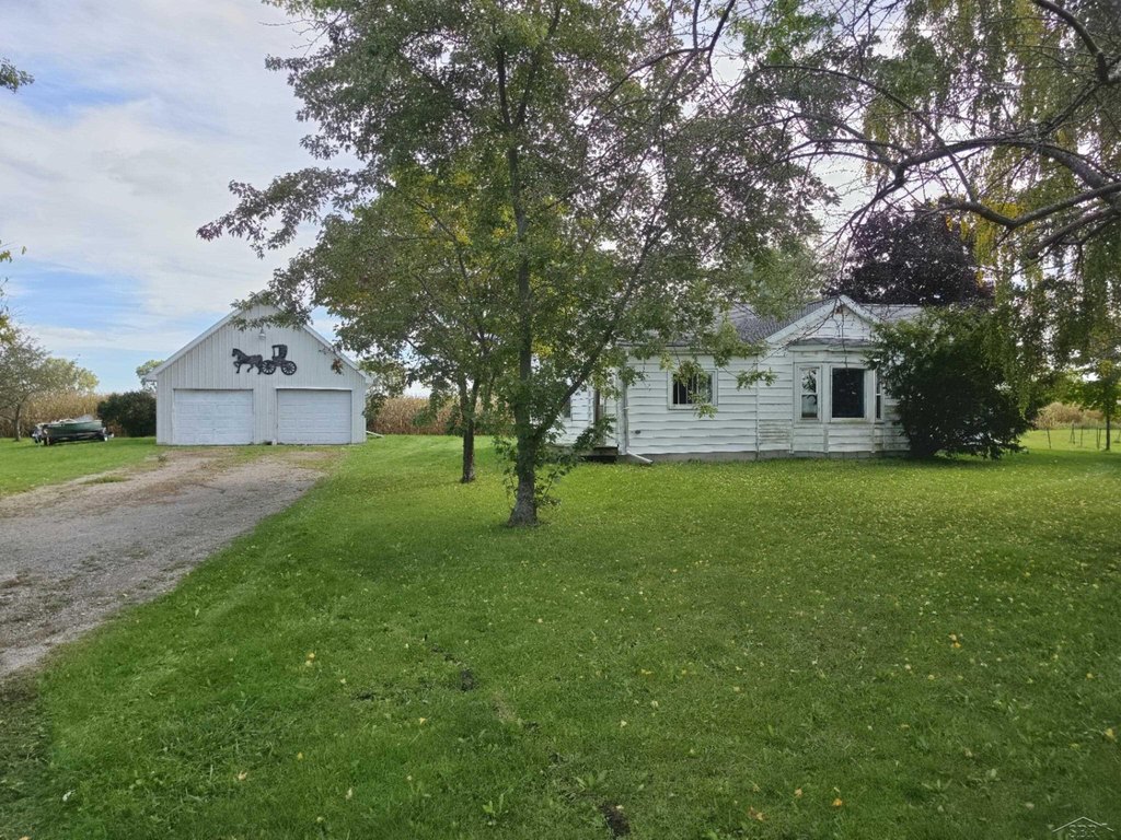 budget Burt Michigan home under 150,000