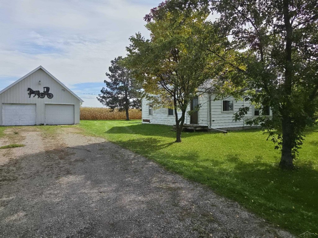 cheap housing under 150K Burt Michigan