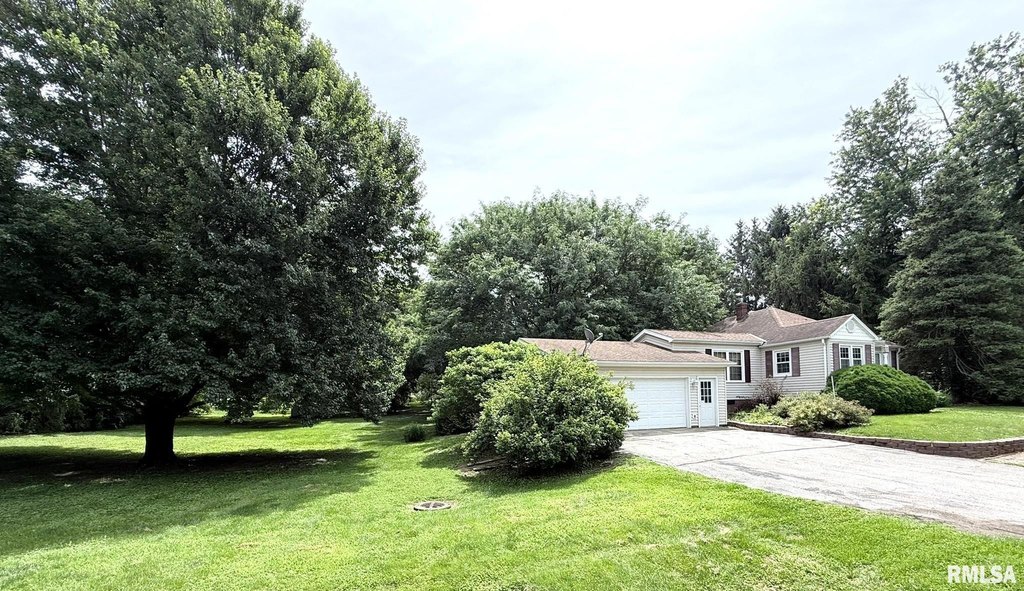 Henderson Illinois housing under 150000