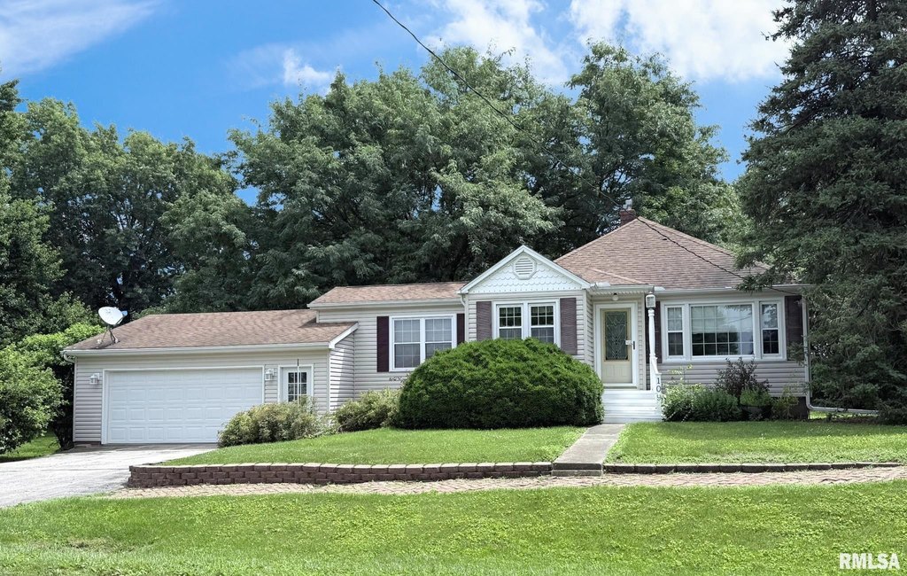 Henderson Illinois home under 150,000