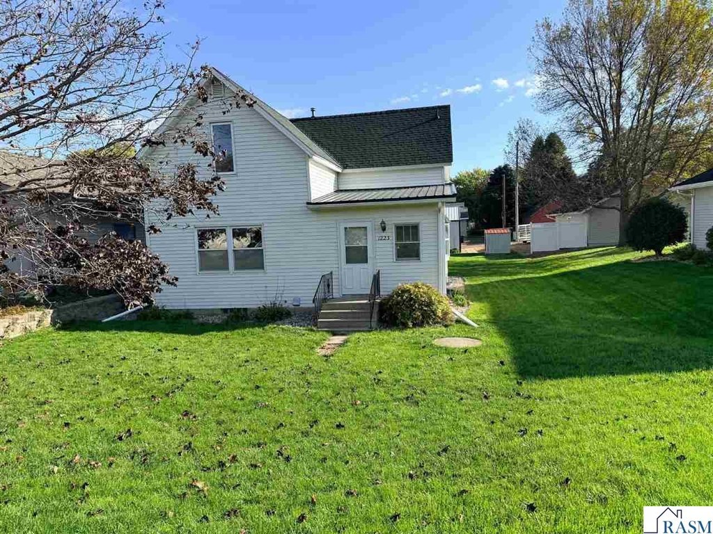 budget New Ulm Minnesota home under 150,000