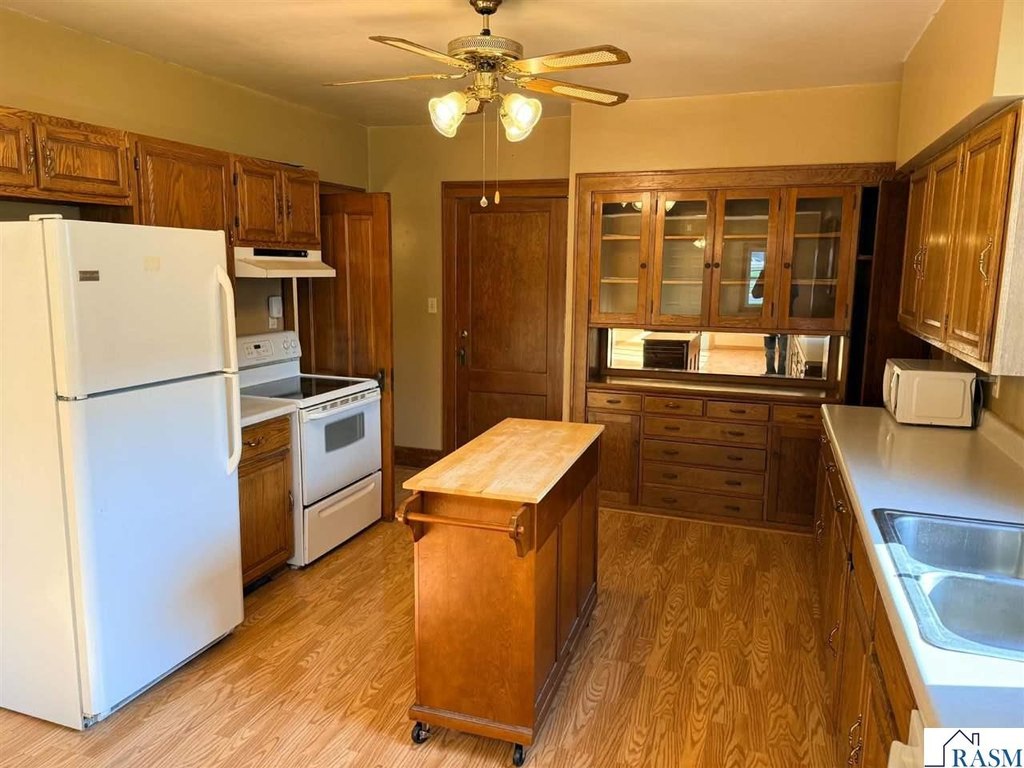 cheap housing under 150K New Ulm Minnesota