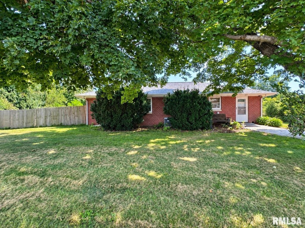 Elmwood Illinois housing under 150000