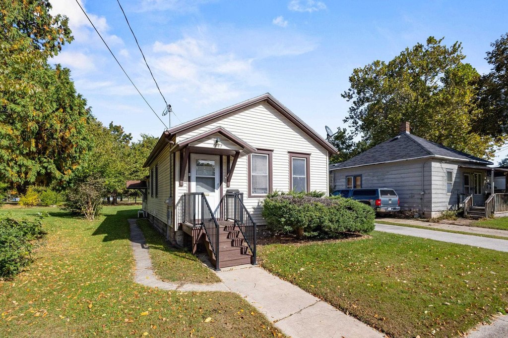 Green Bay Wisconsin home under 150000