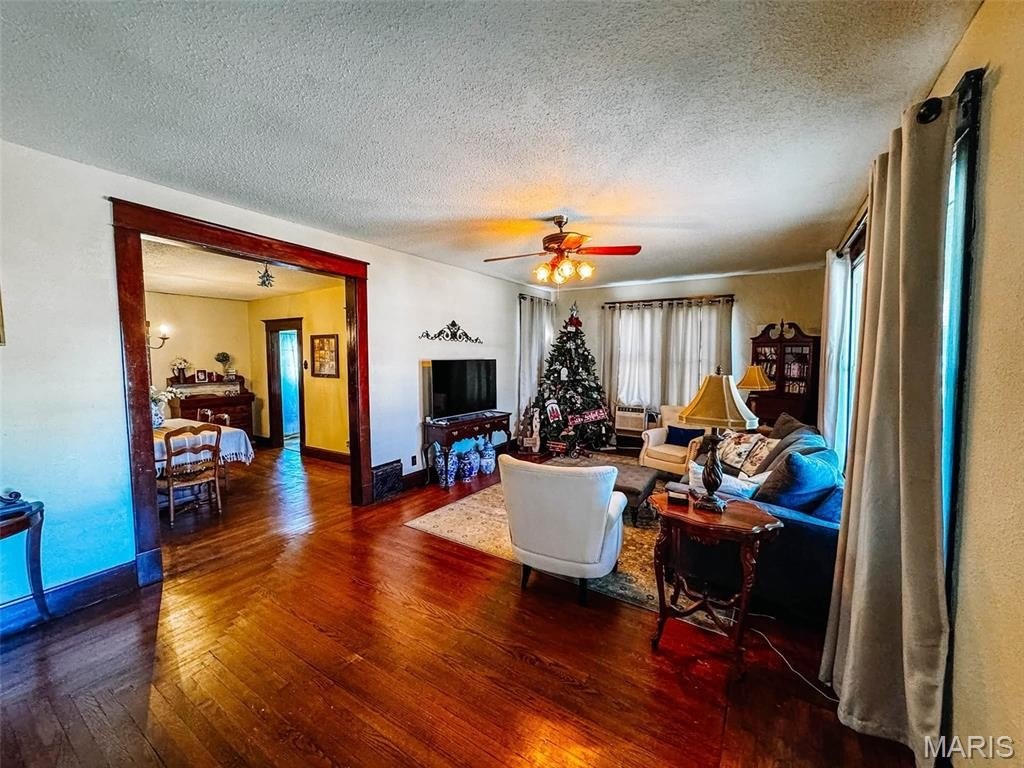 cheap housing under 150K Shelbina Missouri