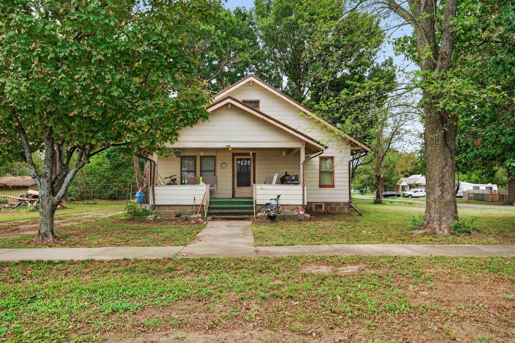 Kansas house under $150,000 Howard
