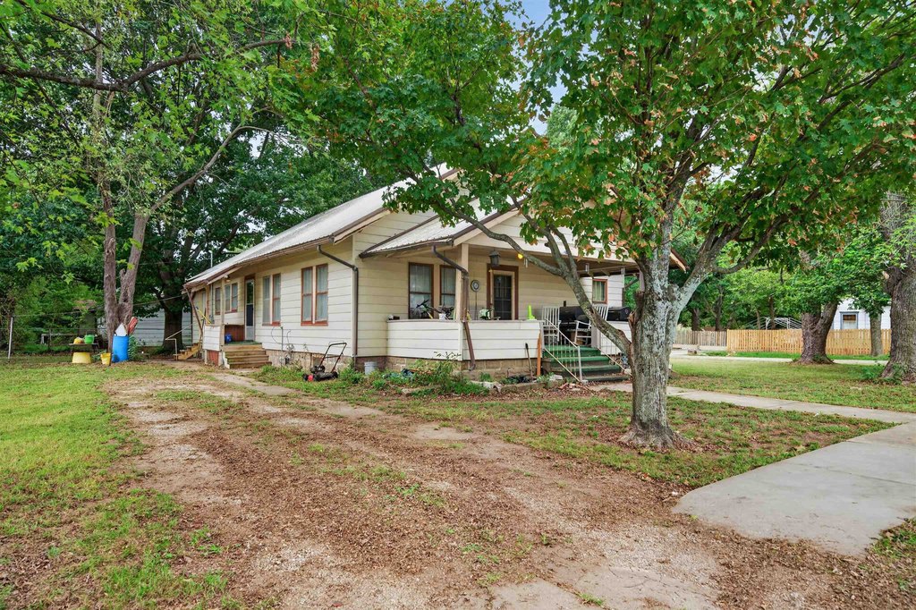 Howard Kansas housing under 150000