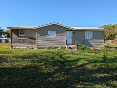 Wells Minnesota home under 150,000