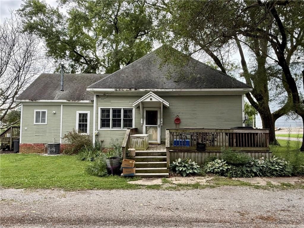 housing in Newman Illinois under 150000