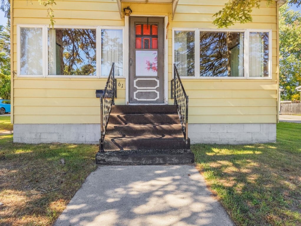 under $150,000 property in Marinette Wisconsin