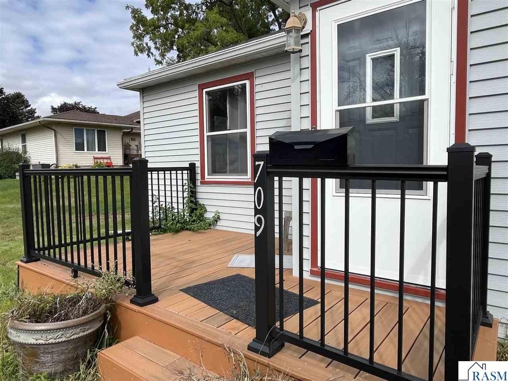 Saint James Minnesota under 150000 home