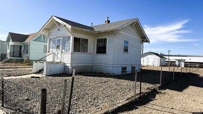 Worland Wyoming housing under 150,000