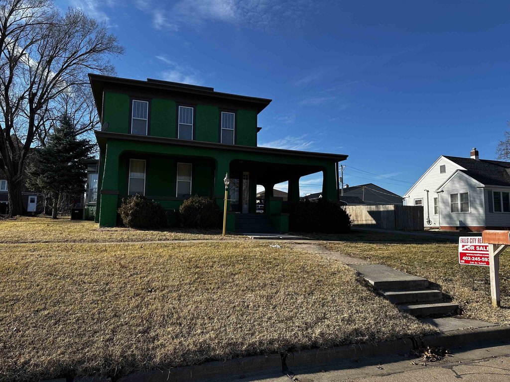 affordable house under 150K Falls City Nebraska
