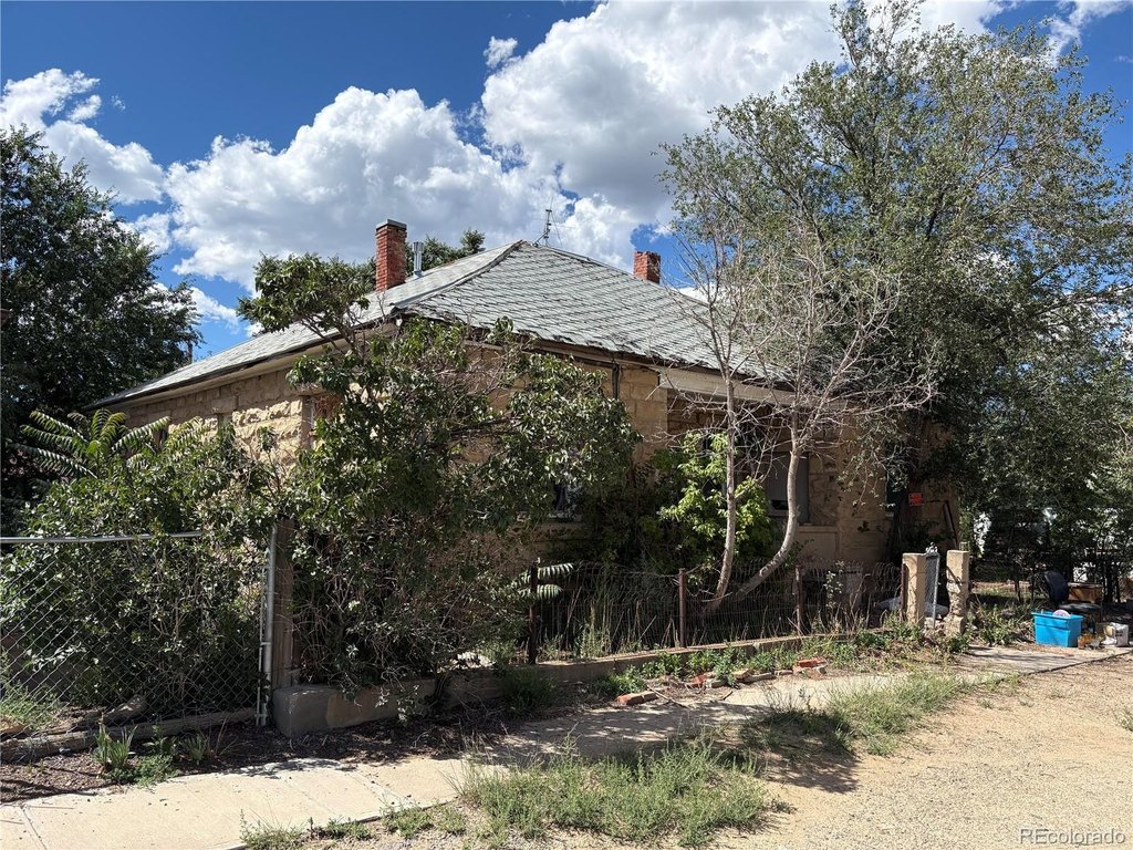 housing in Aguilar Colorado under 150000