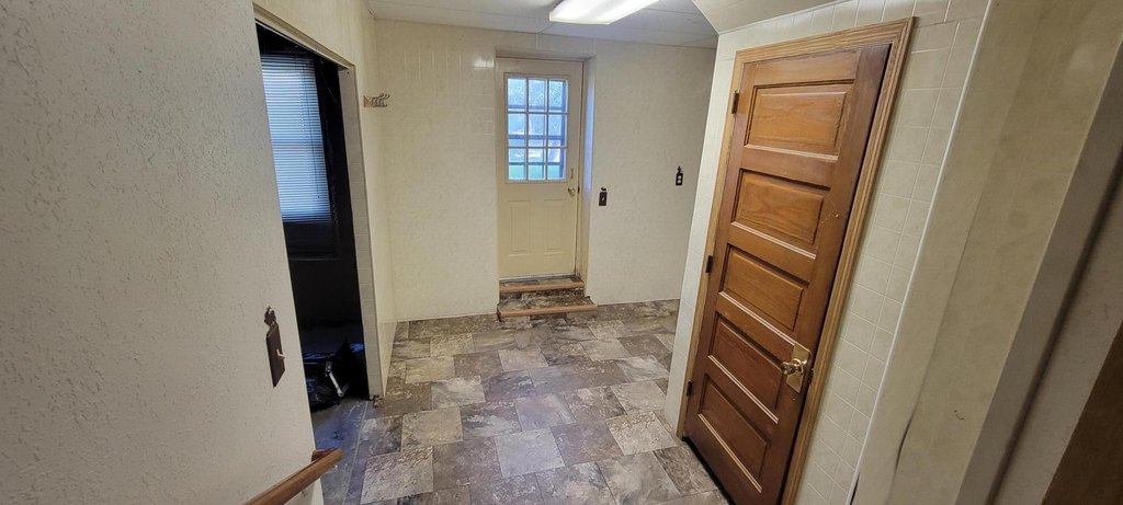cheap housing under 150K Redfield South Dakota