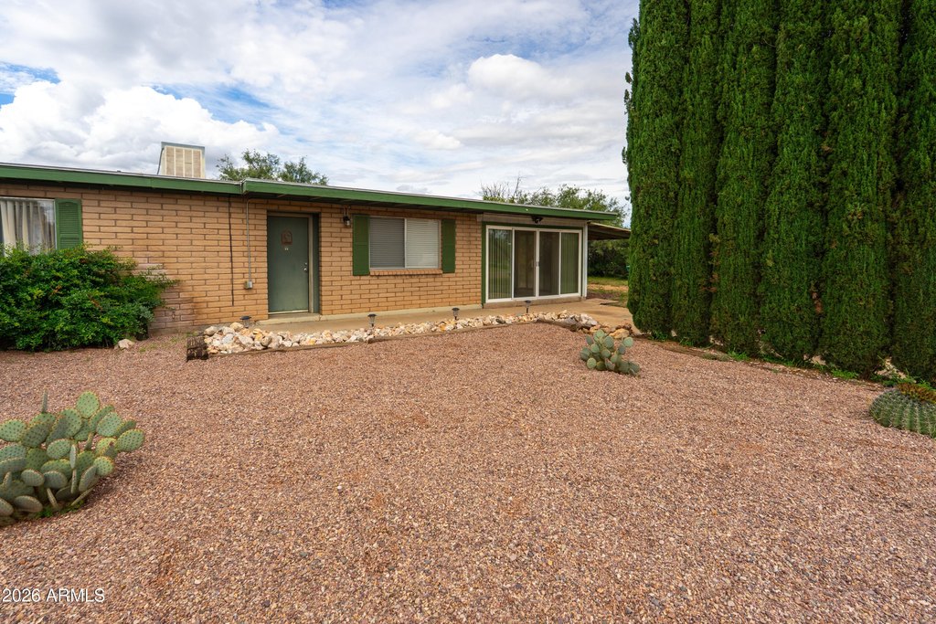 affordable house under 150K in Huachuca City Arizona