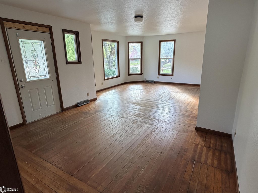 Fairfield house under $150,000 Iowa