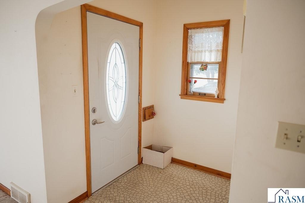 property under 150K in Blue Earth Minnesota