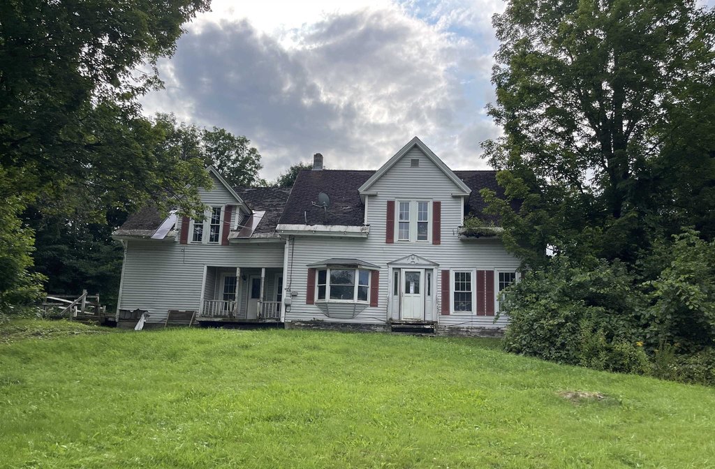 cheap housing under $150,000 Glover Vermont