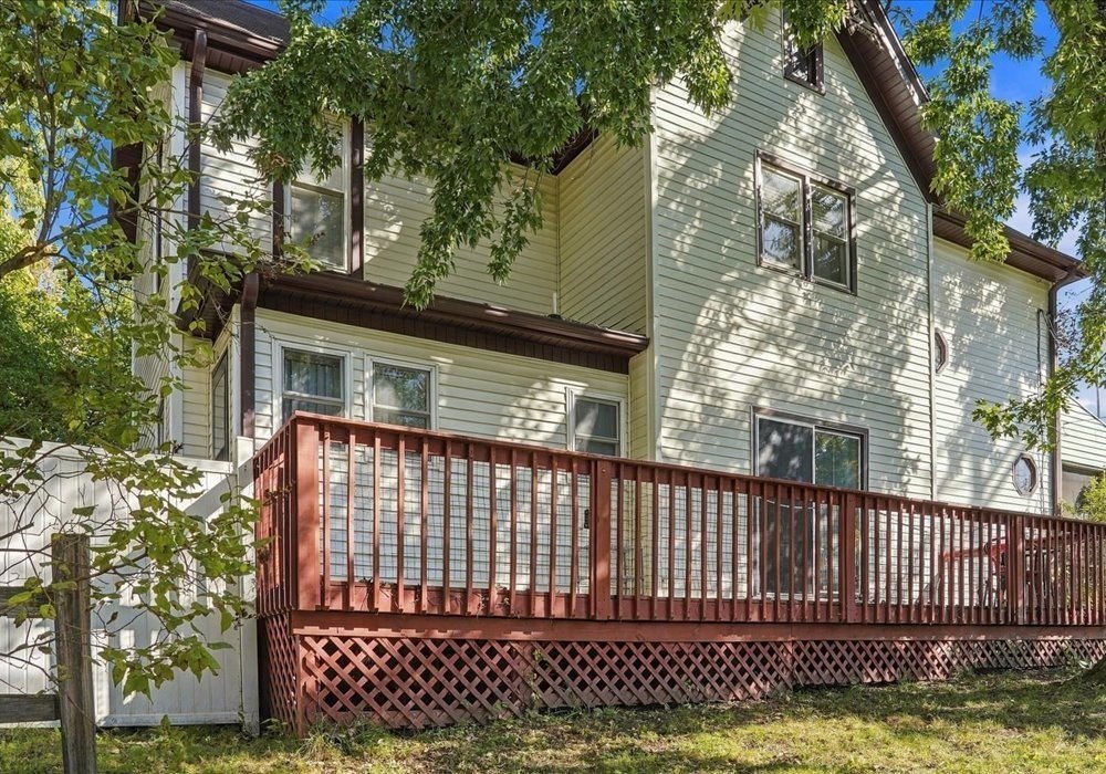 Dixon Illinois housing under 150,000