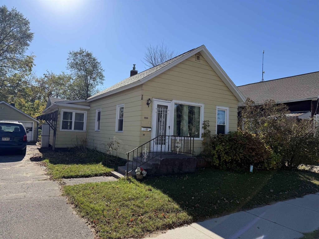 Marinette Wisconsin housing under 150000