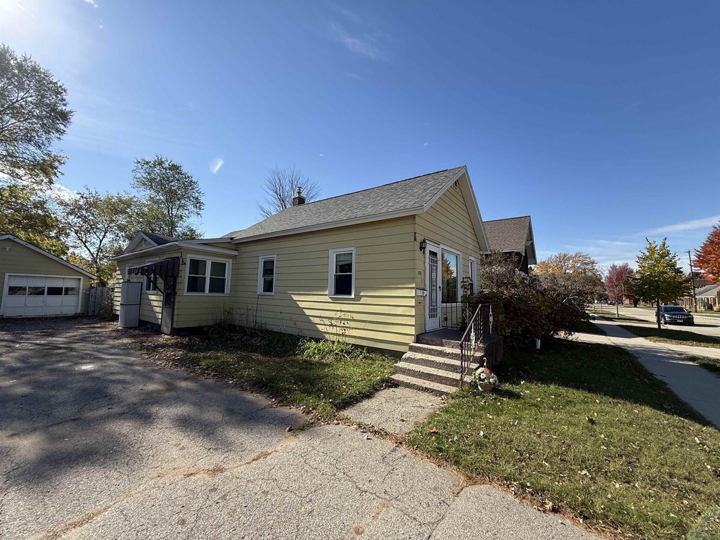 affordable house under $150,000 Marinette Wisconsin