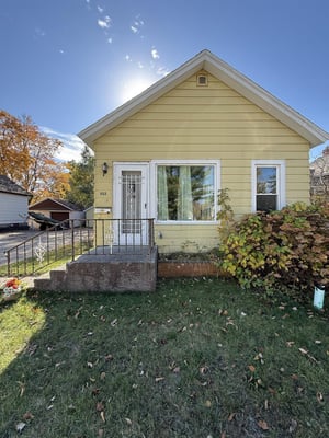 budget Marinette Wisconsin home under 150,000