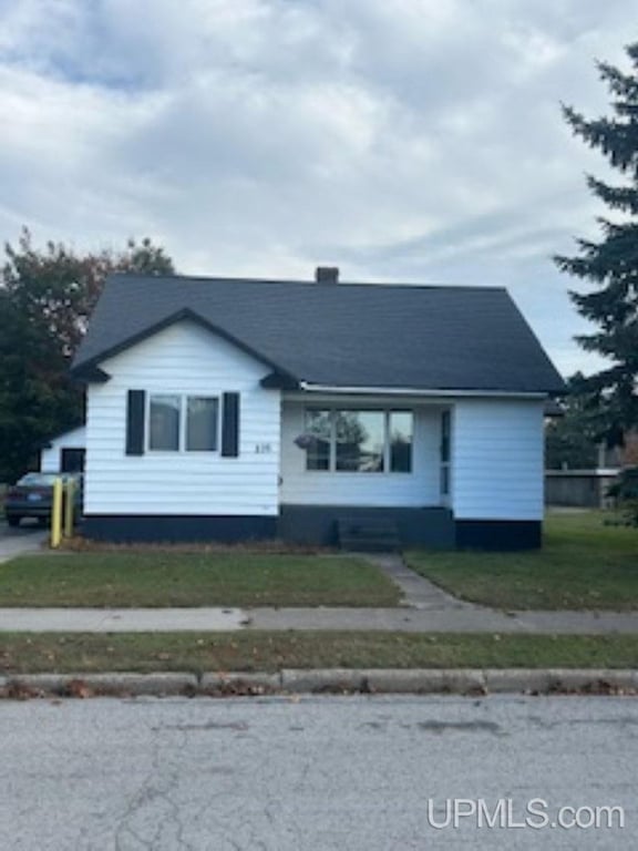 under 150K property in Escanaba Michigan