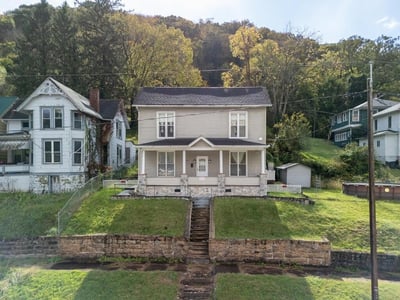 cheap housing under $150,000 Hinton West Virginia