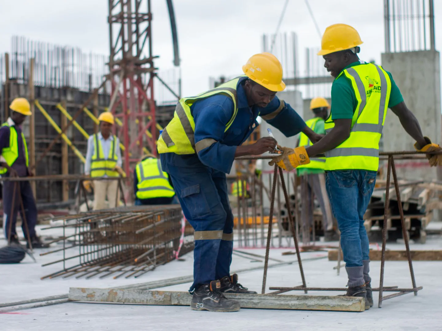 Construction crew working together on an active jobsite