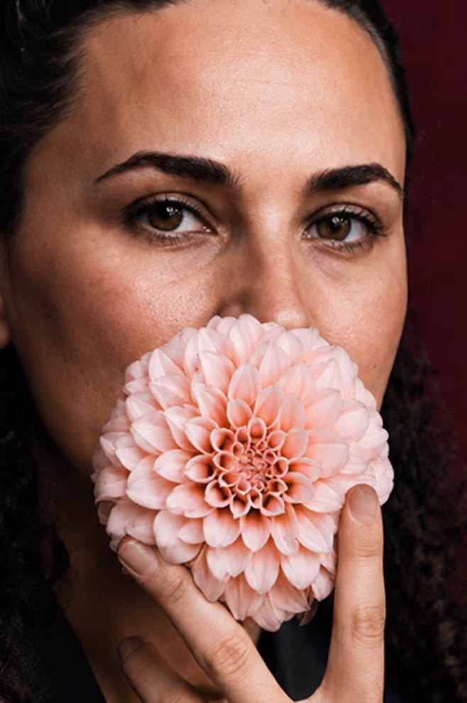 Fleur met een dahlia