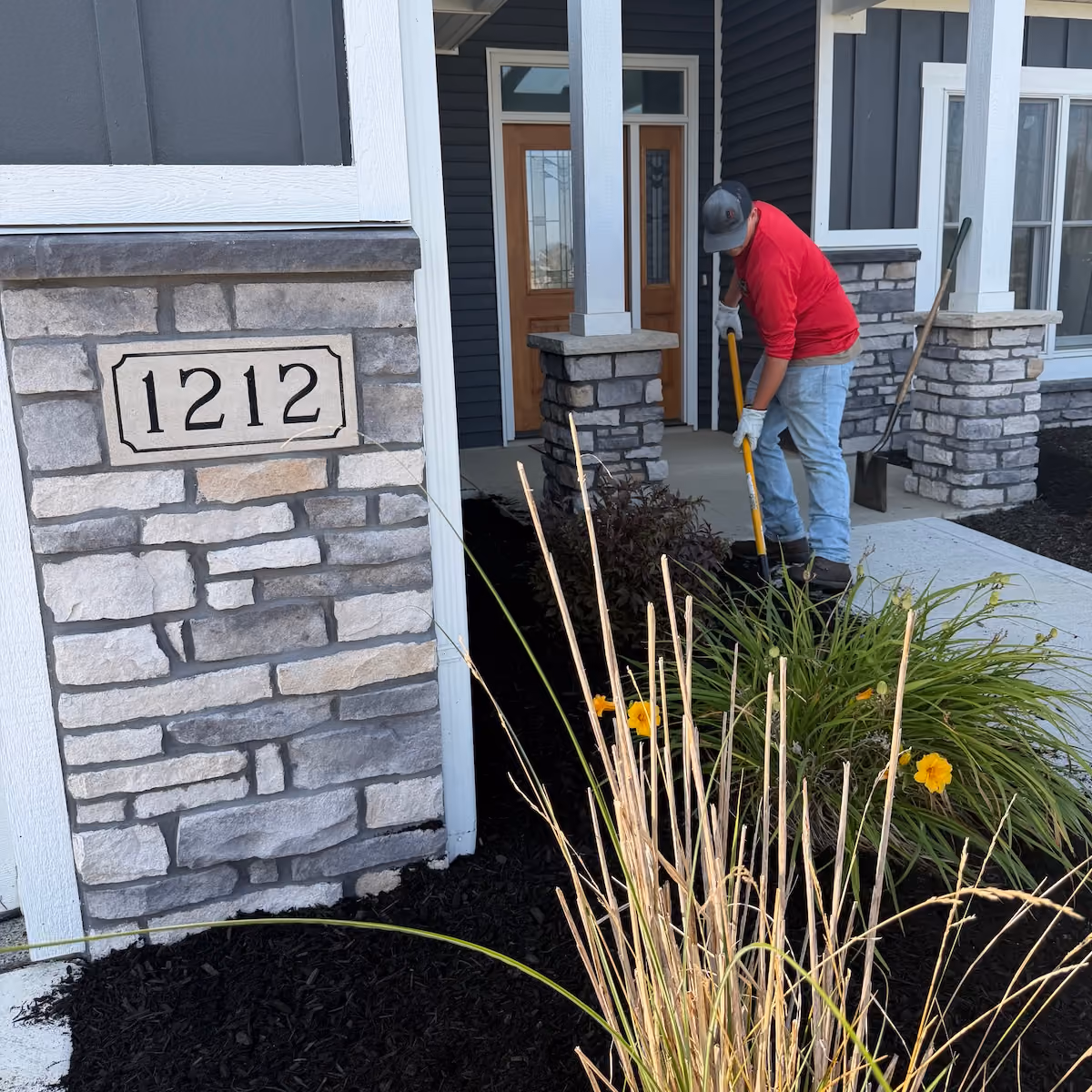 professional landscape edging | Monmouth Valley Lawn and Landscaping | Fort Wayne, Indiana