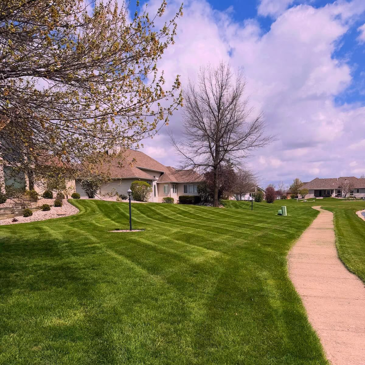 residential lawn maintenance | Monmouth Valley Lawn and Landscaping | Northeast Indiana