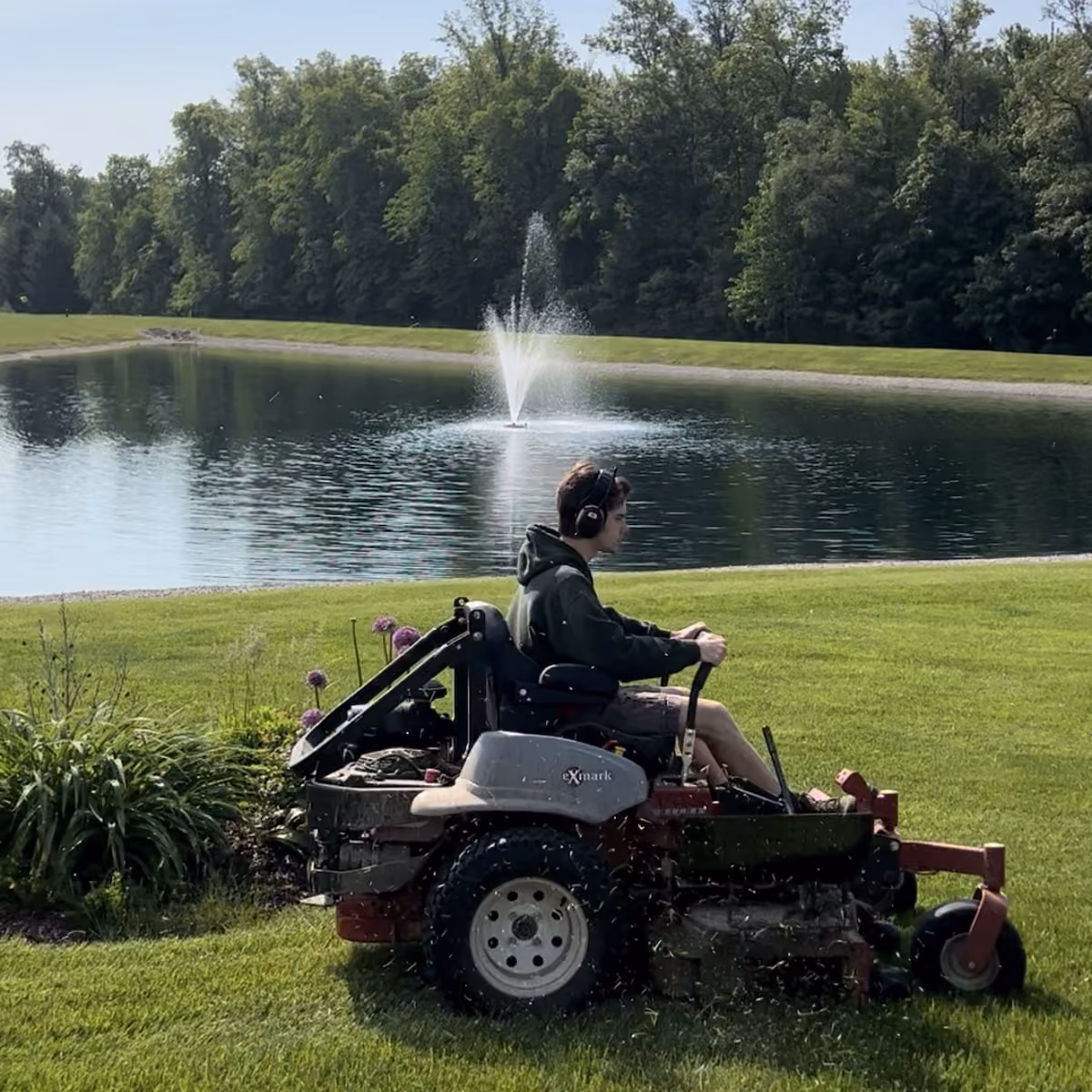 weekly lawn mowing services | Monmouth Valley Lawn and Landscaping | Northeast Indiana