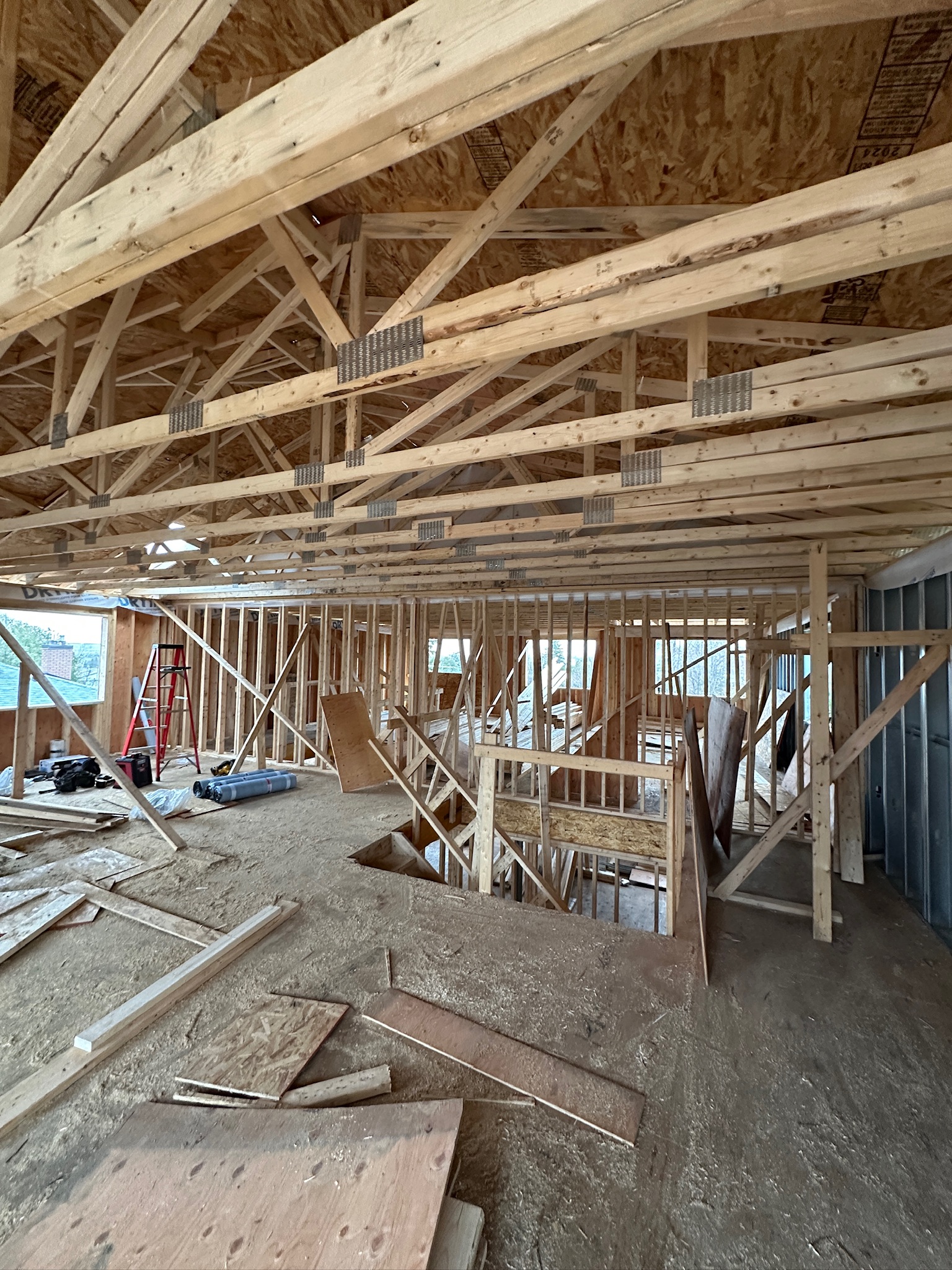 Veinard framing project work in Ottawa
