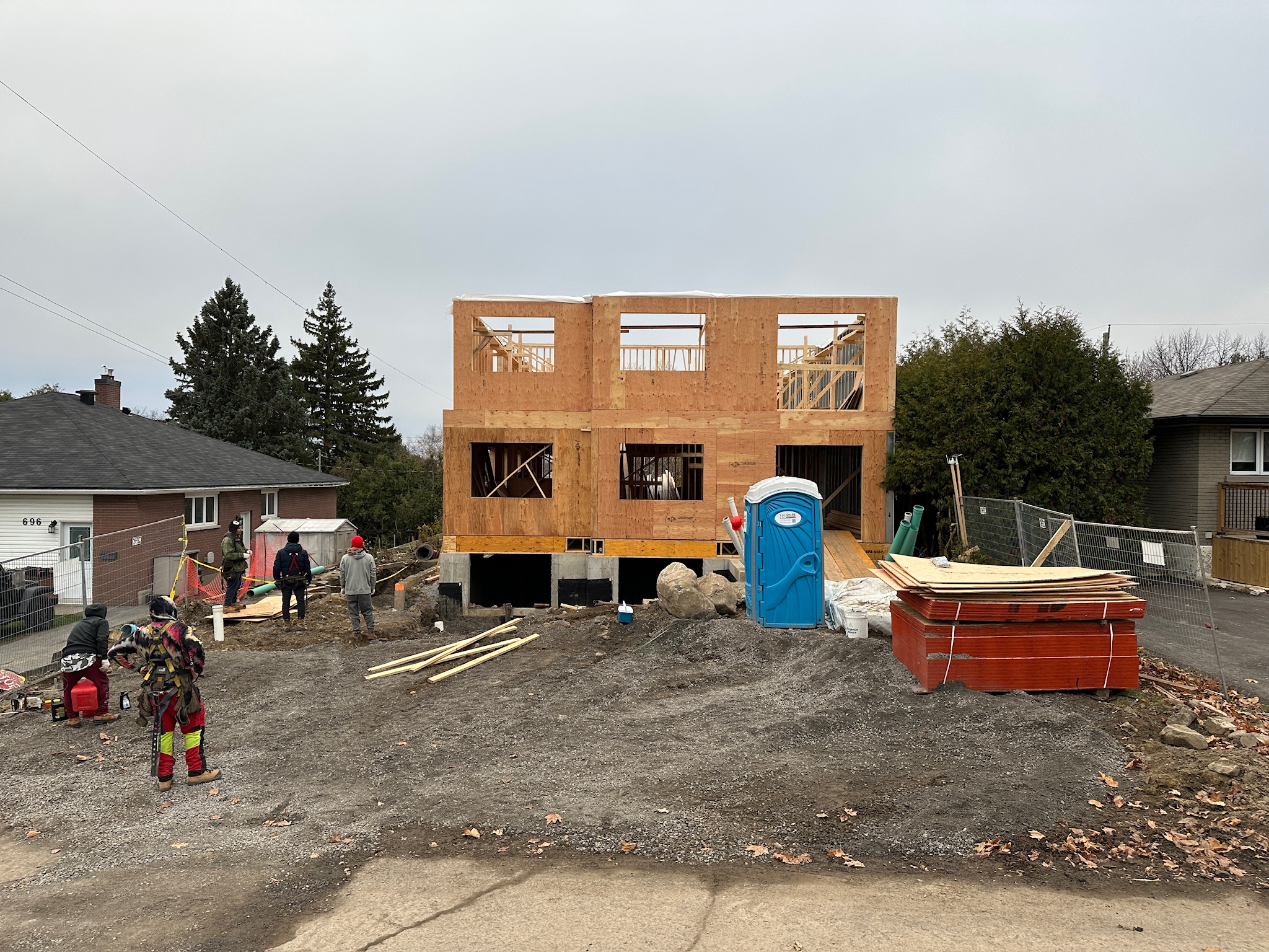 Veinard framing project work in Ottawa