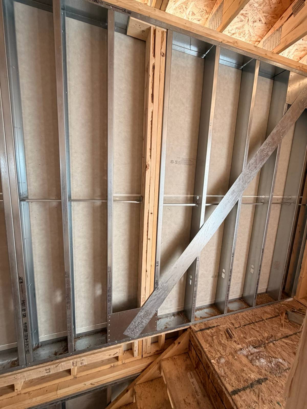 Veinard framing project work in Ottawa