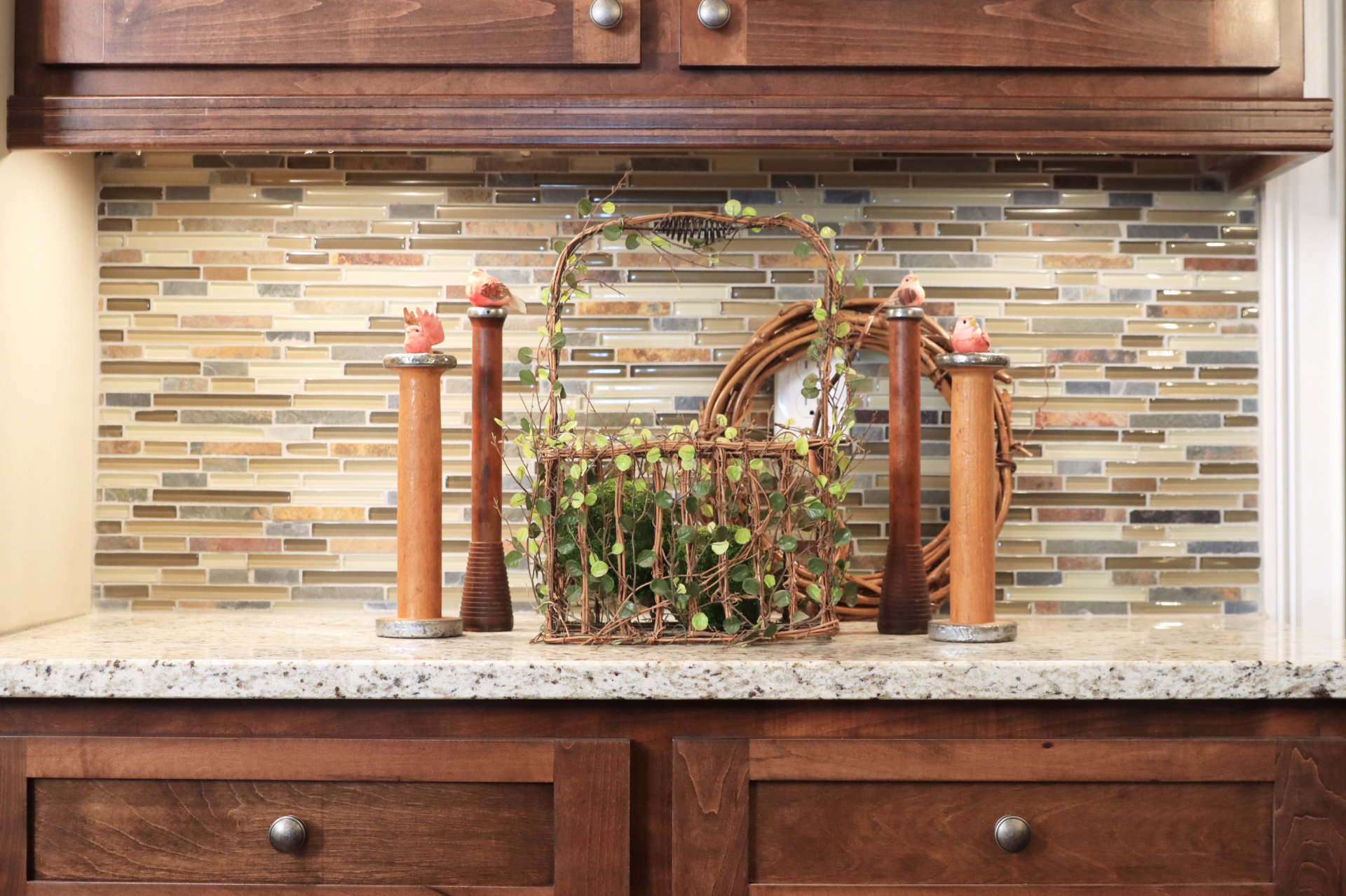 Basement cabinetry with backsplash