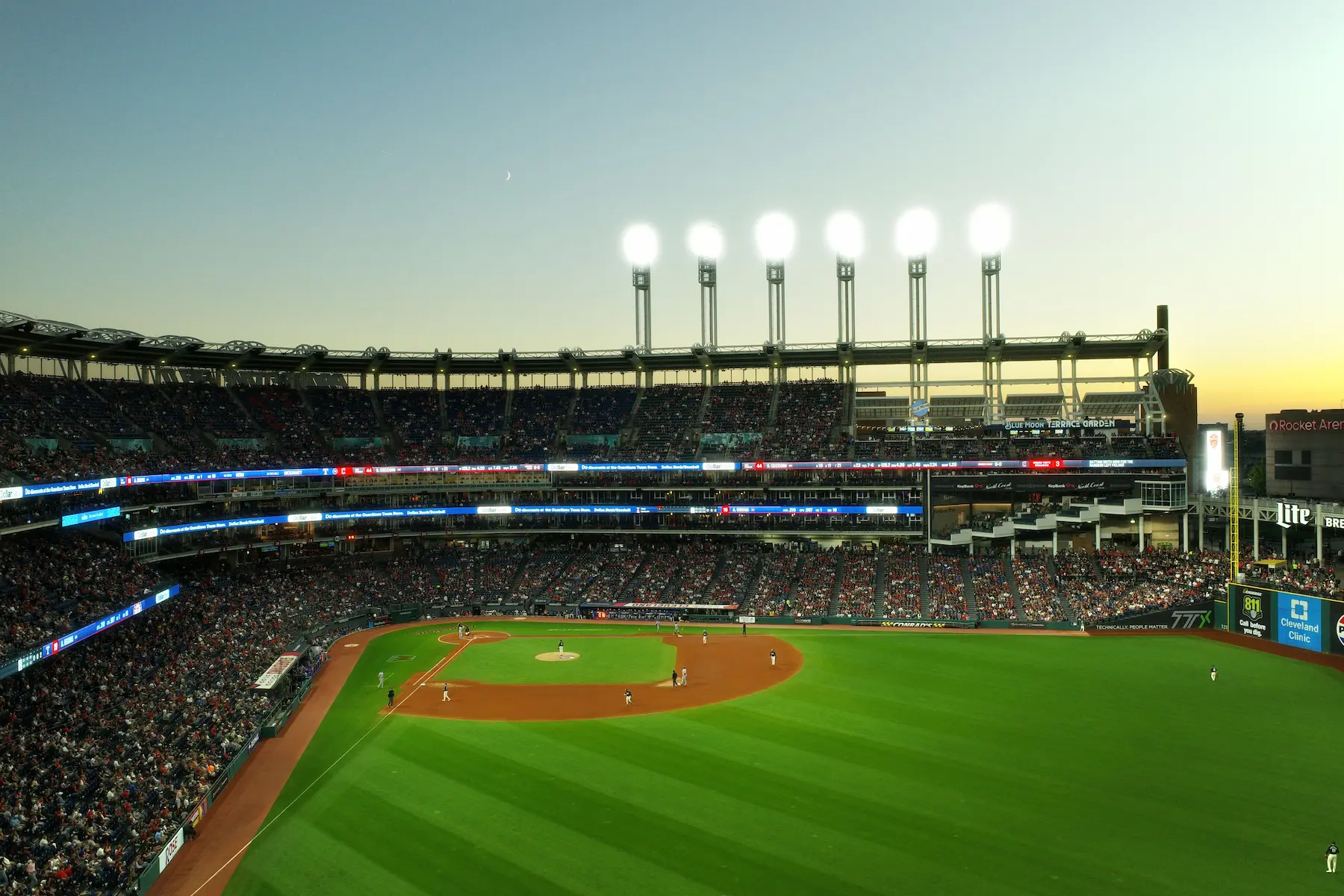 Diamante de béisbol visto desde las gradas