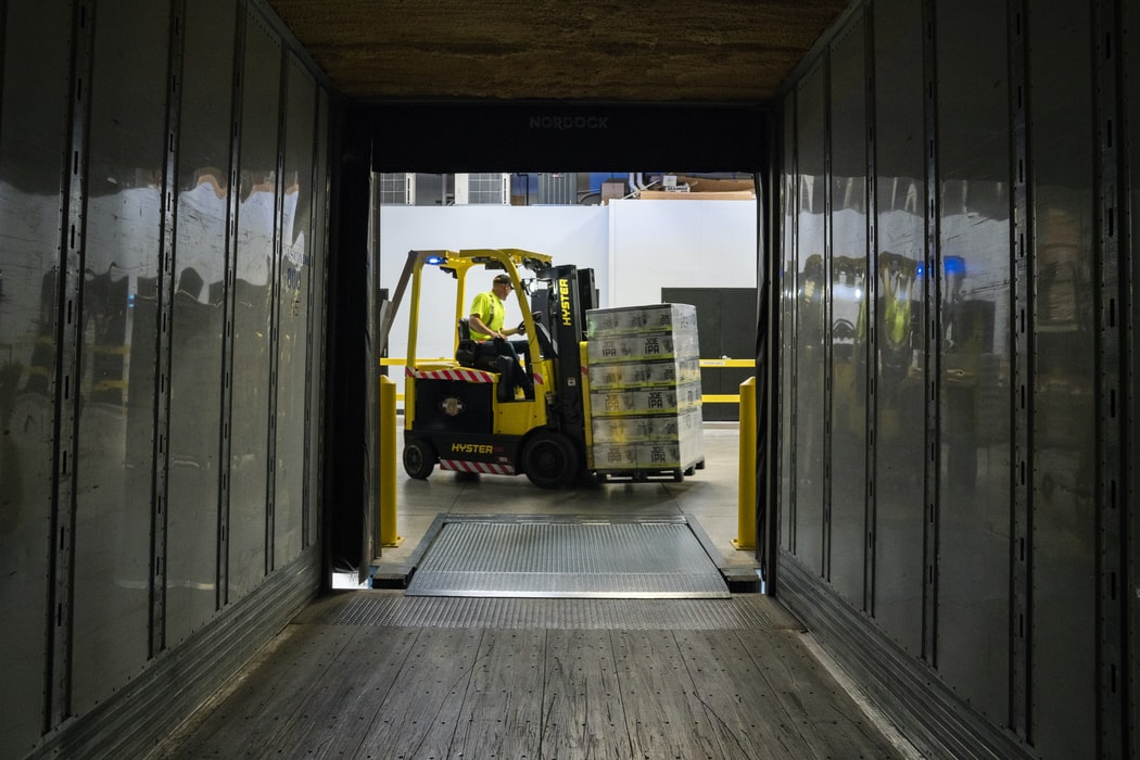 Converting Retail Distribution Centers to E-commerce while still Operating at 100%