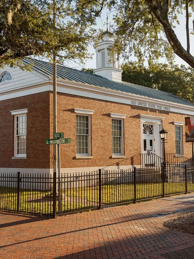 Old United States Post Office building in Walterboro
