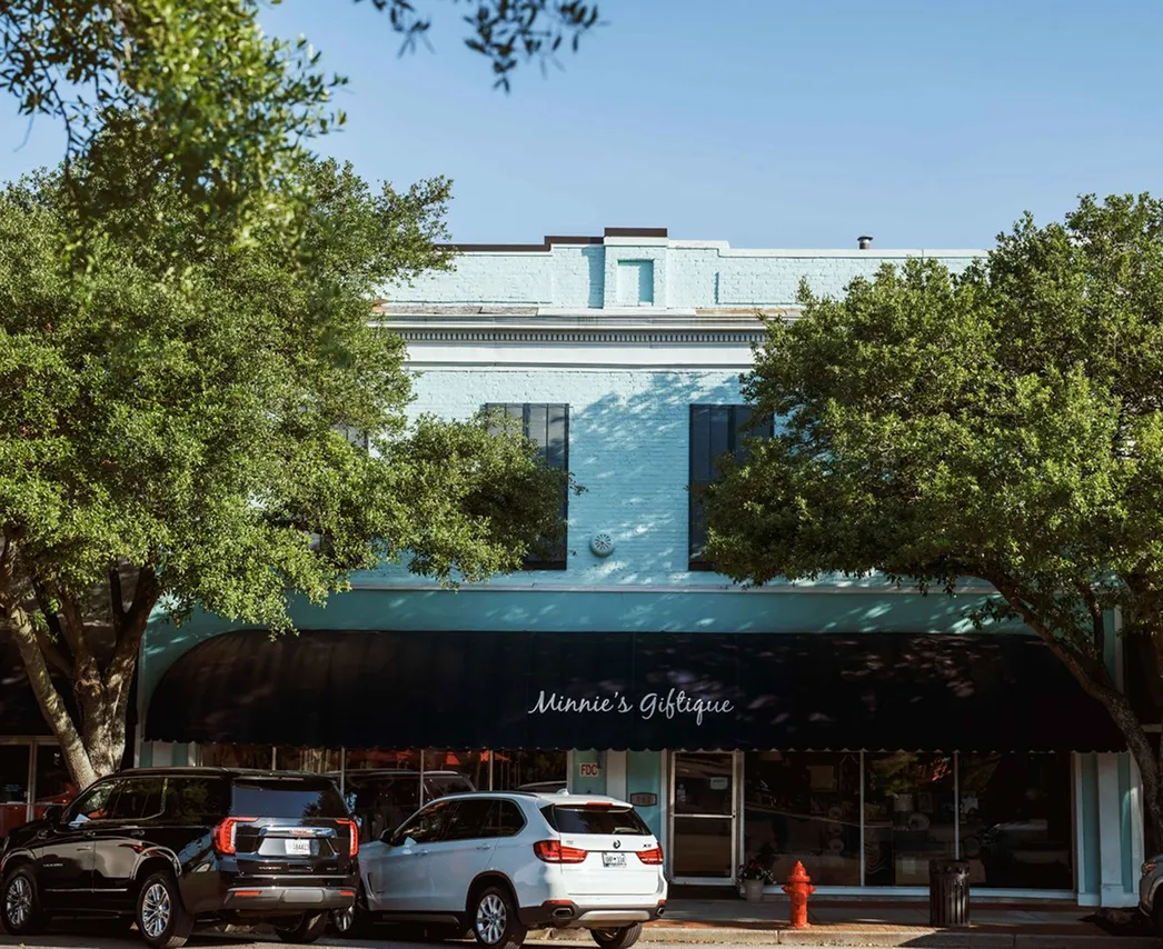 Minnie’s Giftique storefront in downtown Hartsville