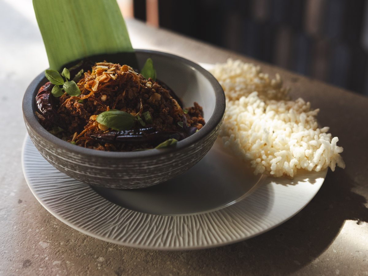 Laab muang nua, Northern beef laab with crispy rice, Anaalā Valletta