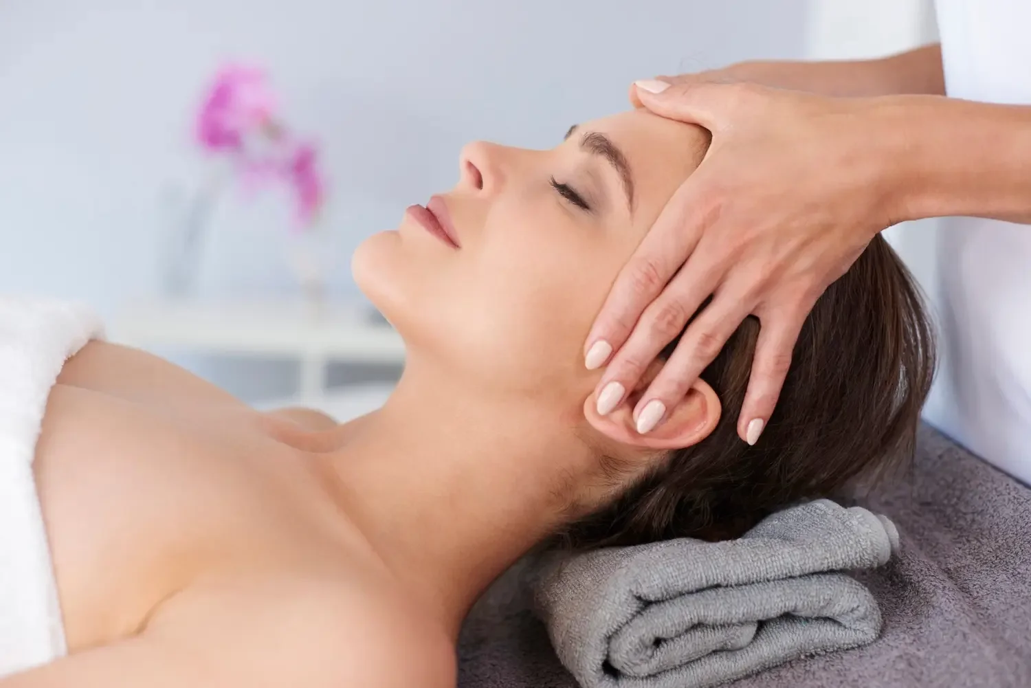 Warm botanical oil scalp massage at DASA Spa on the Riverwalk