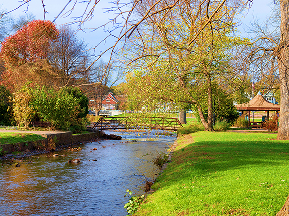 Bridge over stream in Brookside Park
